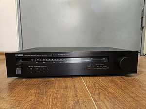 Yamaha T-550 AM/FM Stereo Tuner (1979-81) (1 foto / 5)