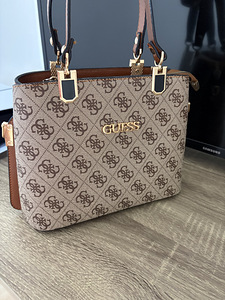 Сумка Guess (1 фото из 1)