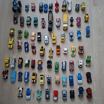 Набор машинок Hot Wheels, около 75 шт.