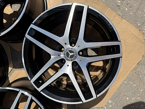 19" Mercedes-Benz AMG erilaiad originaalveljed 5x112 (W222) (4 foto / 10)