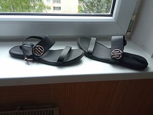 Tommy Hilfiger naiste sandaalid s.41 (1 foto / 3)