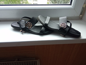 Tommy Hilfiger naiste sandaalid s.41 (2 foto / 3)