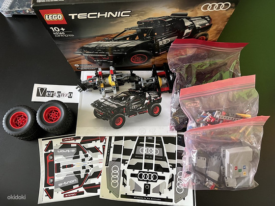 LEGO® Technic Audi RS Q e-tron