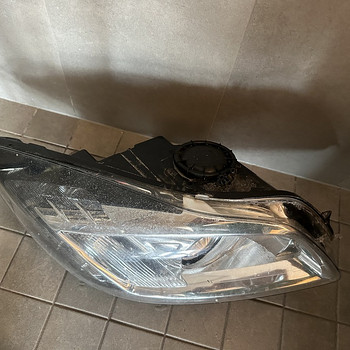 Opel insignia Bi-xenon Esitulid