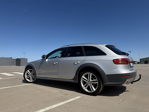 Audi A4 Allroad 2009 (5 фото из 8)