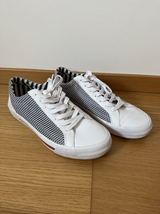 Tommy Hilfiger meeste jalanõud 44 (1 foto / 5)