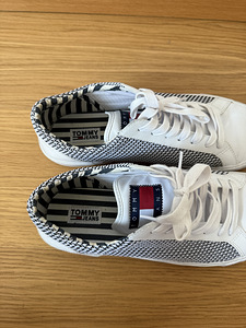 Tommy Hilfiger meeste jalanõud 44 (3 foto / 5)
