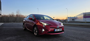 Toyota Prius 2016, 1.8 гибрид 72kW/37kW, автомат (3 фото из 13)