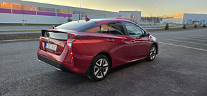 Toyota Prius 2016, 1.8 гибрид 72kW/37kW, автомат (5 фото из 13)