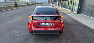 Toyota Prius 2016, 1.8 гибрид 72kW/37kW, автомат (6 фото из 13)