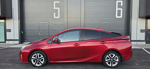 Toyota Prius 2016, 1.8 гибрид 72kW/37kW, автомат (8 фото из 13)