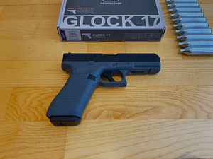 НОВЫЙ UMAREX Glock 17 gen 5 Airsoft 6mm пистолет CO2 Blowbac (2 фото из 10)