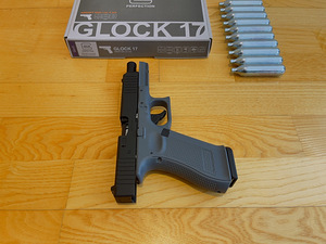 НОВЫЙ UMAREX Glock 17 gen 5 Airsoft 6mm пистолет CO2 Blowbac (3 фото из 10)