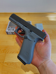 НОВЫЙ UMAREX Glock 17 gen 5 Airsoft 6mm пистолет CO2 Blowbac (9 фото из 10)