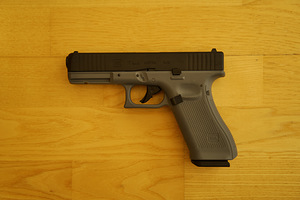 UUS UMAREX Glock 17 gen 5 Airsoft 6mm püstol CO2 Blowback (2 foto / 9)