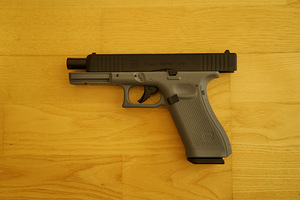 UUS UMAREX Glock 17 gen 5 Airsoft 6mm püstol CO2 Blowback (4 foto / 9)