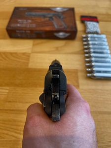 НОВЫЙ UMAREX LEGENDS M1911 пневматический пистолет 4,5 мм CO (9 фото из 10)
