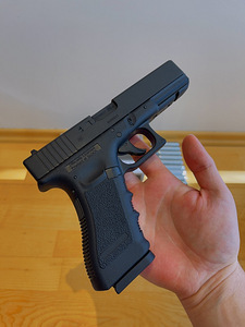 НОВЫЙ UMAREX Glock 17 gen 3 пневматический пистолет 4,5 мм C (10 фото из 10)