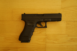 UUS UMAREX Glock 17 gen 3 õhupüstol 4,5mm CO2 Blowback (3 foto / 9)