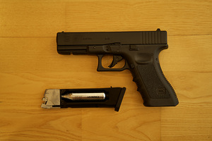 UUS UMAREX Glock 17 gen 3 õhupüstol 4,5mm CO2 Blowback (5 foto / 9)