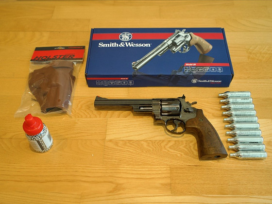 UUS UMAREX SMITH & WESSON M29 6,5" 4,5mm CO2 õhurevolver