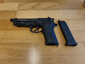 НОВЫЙ UMAREX BERETTA M9A3 пневматическое оружие 4,5 мм CO2 B (7 фото из 10)