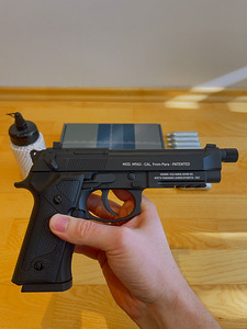 UUS UMAREX BERETTA M9A3 Airsoft 6mm CO2 Blowback (9 foto / 10)