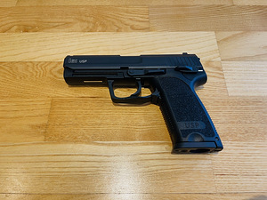 UUS UMAREX Heckler&Koch USP Airsoft 6mm CO2 Blowback (2 foto / 10)