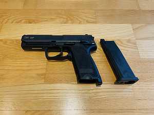 UUS UMAREX Heckler&Koch USP Airsoft 6mm CO2 Blowback (4 foto / 10)