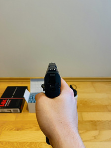 UUS UMAREX Heckler&Koch USP Airsoft 6mm CO2 Blowback (7 foto / 10)