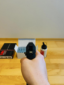UUS UMAREX Heckler&Koch USP Airsoft 6mm CO2 Blowback (8 foto / 10)