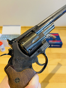 НОВЫЙ UMAREX SMITH & WESSON M29 8 3/8" 4,5мм CO2 револьверны (6 фото из 10)