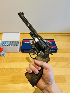 НОВЫЙ UMAREX SMITH & WESSON M29 8 3/8" 4,5мм CO2 револьверны (7 фото из 10)