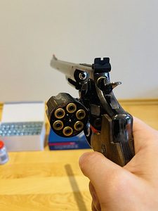 НОВЫЙ UMAREX SMITH & WESSON M29 8 3/8" 4,5мм CO2 револьверны (9 фото из 10)