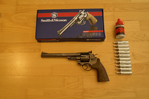 UUS UMAREX SMITH & WESSON M29 8 3/8" 4,5mm CO2 revolver kit (1 foto / 10)