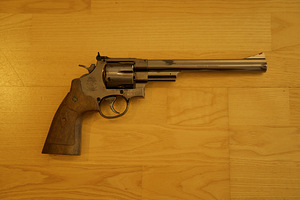 UUS UMAREX SMITH & WESSON M29 8 3/8" 4,5mm CO2 revolver kit (3 foto / 10)