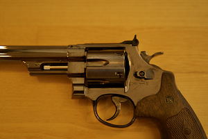 UUS UMAREX SMITH & WESSON M29 8 3/8" 4,5mm CO2 revolver kit (6 foto / 10)