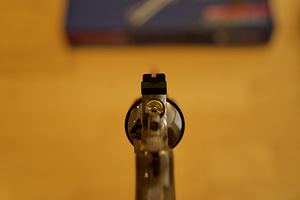 UUS UMAREX SMITH & WESSON M29 8 3/8" 4,5mm CO2 revolver kit (10 foto / 10)