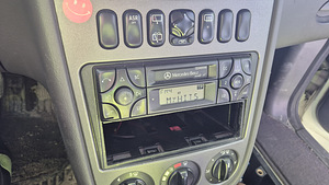 Mercedes benz audio10 (1 foto / 2)