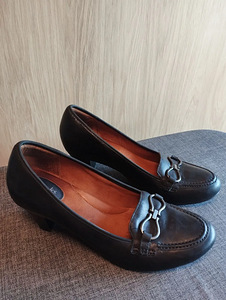Кожаные туфли Clarks 40, стелька 26см (2 фото из 3)