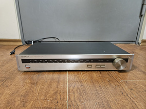 Luxman T-215 AM/FM Stereo Tuner (1 foto / 2)