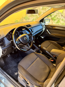 Škoda Fabia (8 фото из 15)