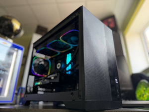 14-ядерный игровой компьютер с водяным охлаждением, RTX 5060, DDR5 (1 фото из 5)