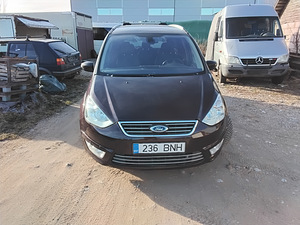 Ford Galaxy (3 фото из 8)