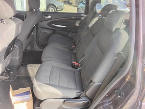 Ford Galaxy (7 фото из 8)