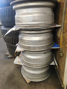 Volvo R15 veljed (2 foto / 2)
