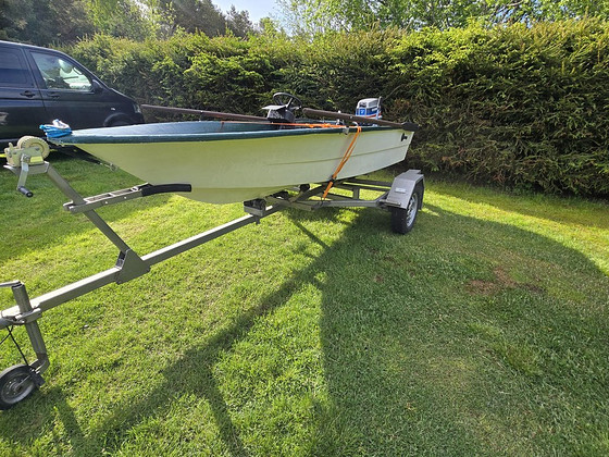 Soome mootorpaat 3.85m + Evinrude 20/25hp + haagis