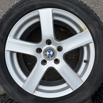 17" диски BMW 5x120 + шипованные шины 225/55/17 (7,5 мм)