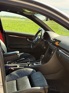 Audi A4 (6 фото из 11)