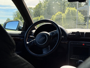 Audi A4 (8 фото из 11)